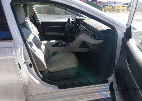 2020 Toyota Camry Xse z USA, uszkodzony, nr VIN 4T1K61AK9LU981984